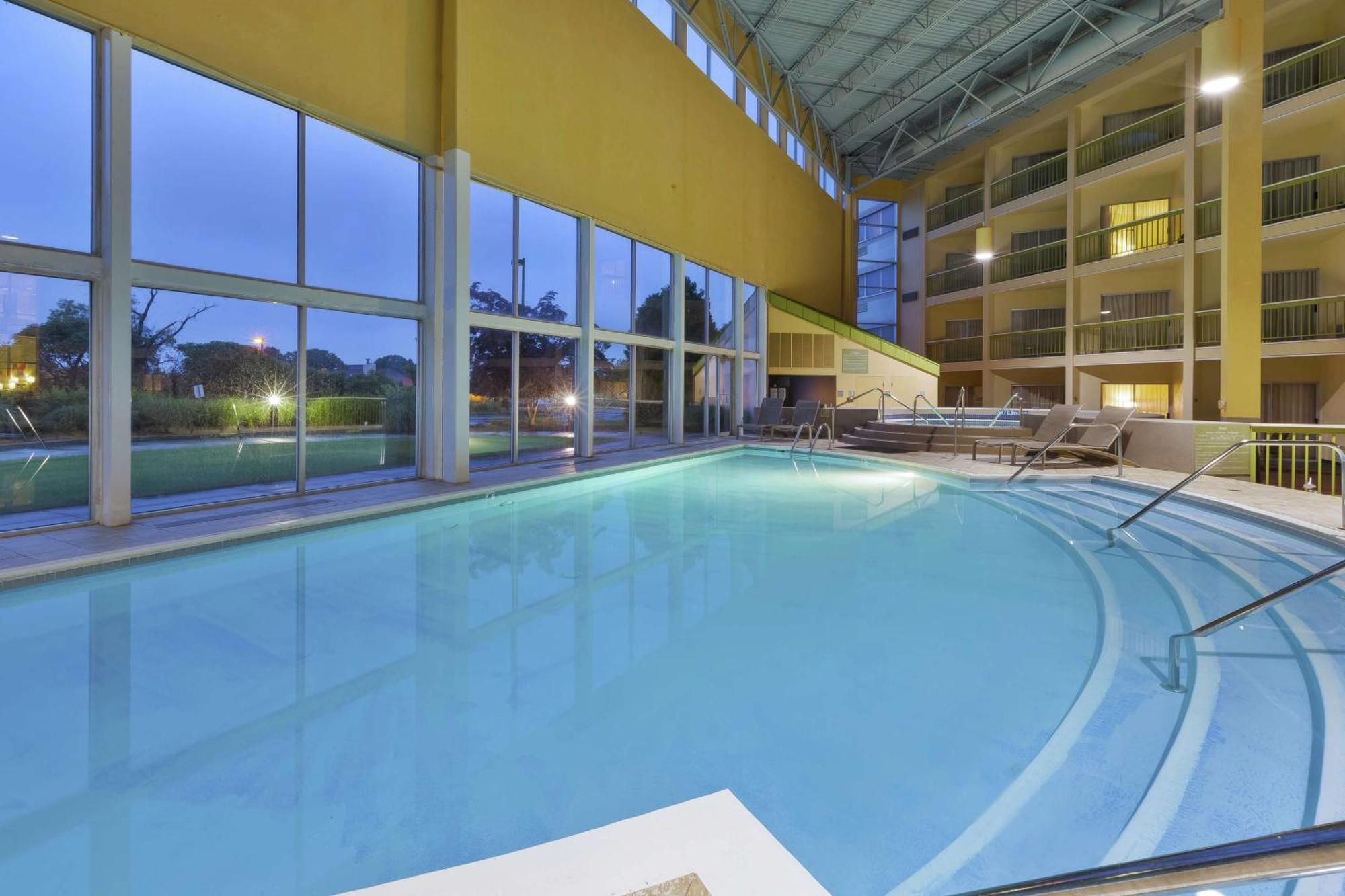 Hotel Doubletree By Hilton Holland Exteriér fotografie